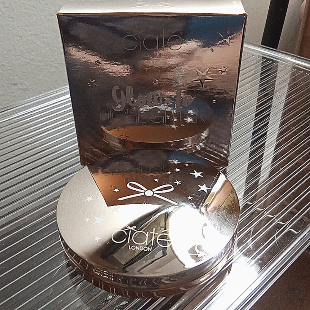 NIB Ciate London Glow To Highlighter